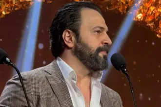 تيم حسن يحرج مراسلة عقب تكريمه عن مسلسل "مولانا"