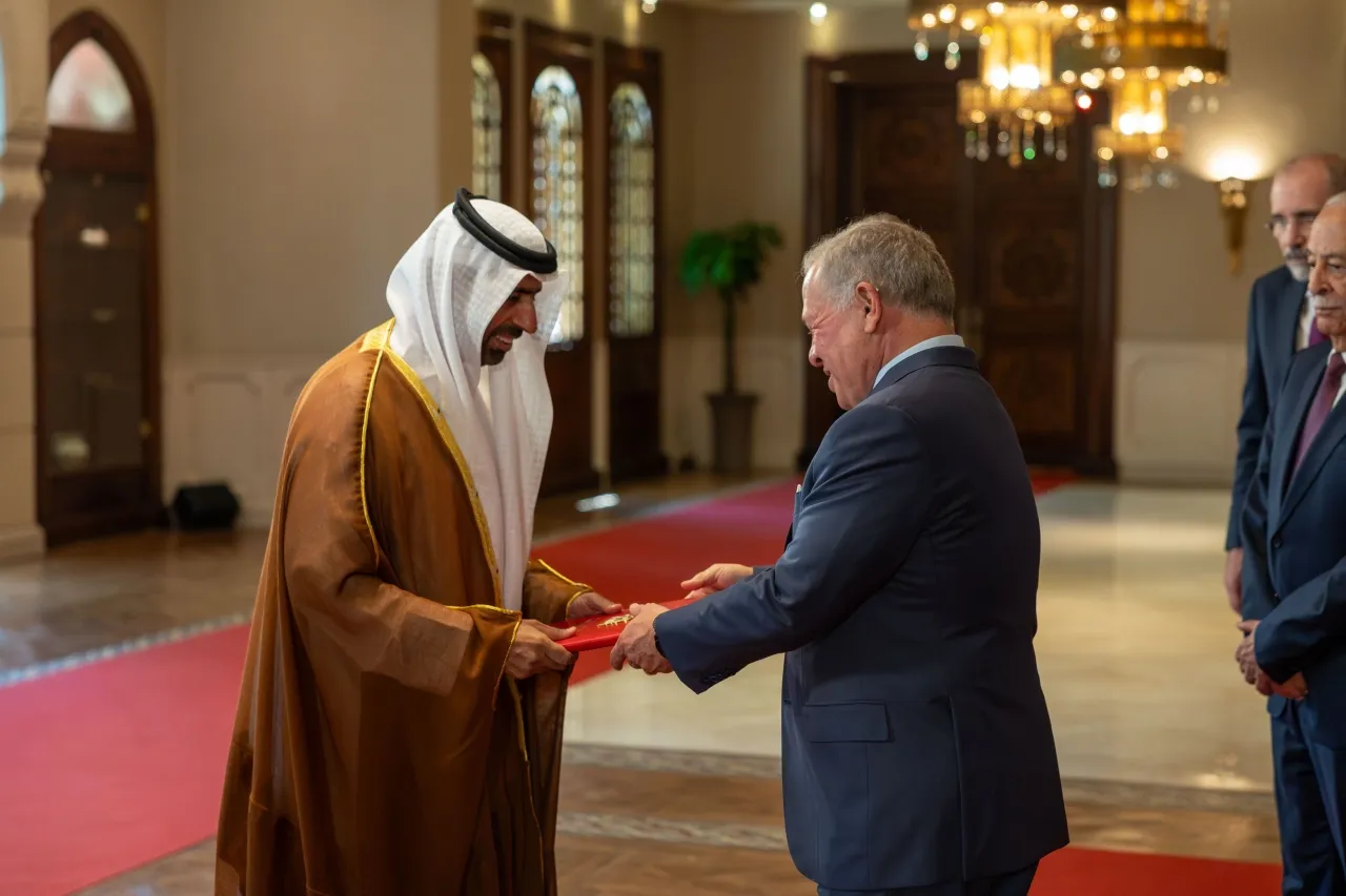 صورة حول : الملك يتقبل أوراق اعتماد سفراء الإمارات والجزائر والصومال ودول أخرى الملك يتقبل أوراق اعتماد سفراء الإمارات والجزائر والصومال ودول أخرى