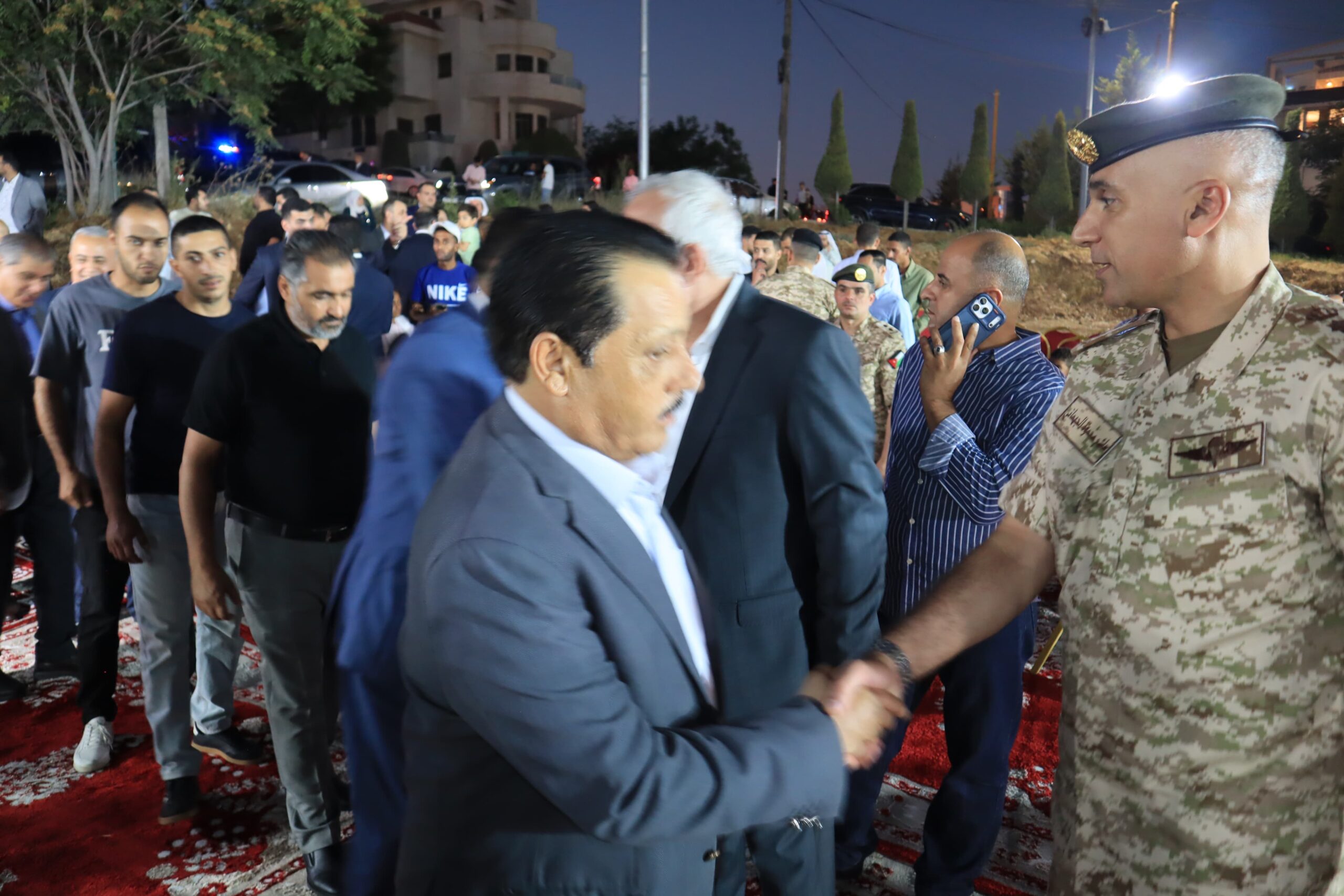 الحنيطي يستقبل التهاني بمناسبة ترفيعه إلى رتبة فريق .. (صور )