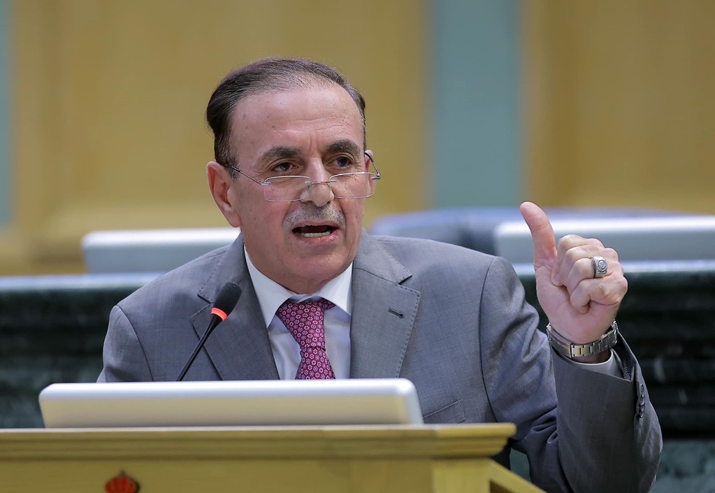 صورة حول : الزعبي: نريد رئيساً يحفظ هيبة المجلس ويحمي حق النائب الزعبي: نريد رئيساً يحفظ هيبة المجلس ويحمي حق النائب