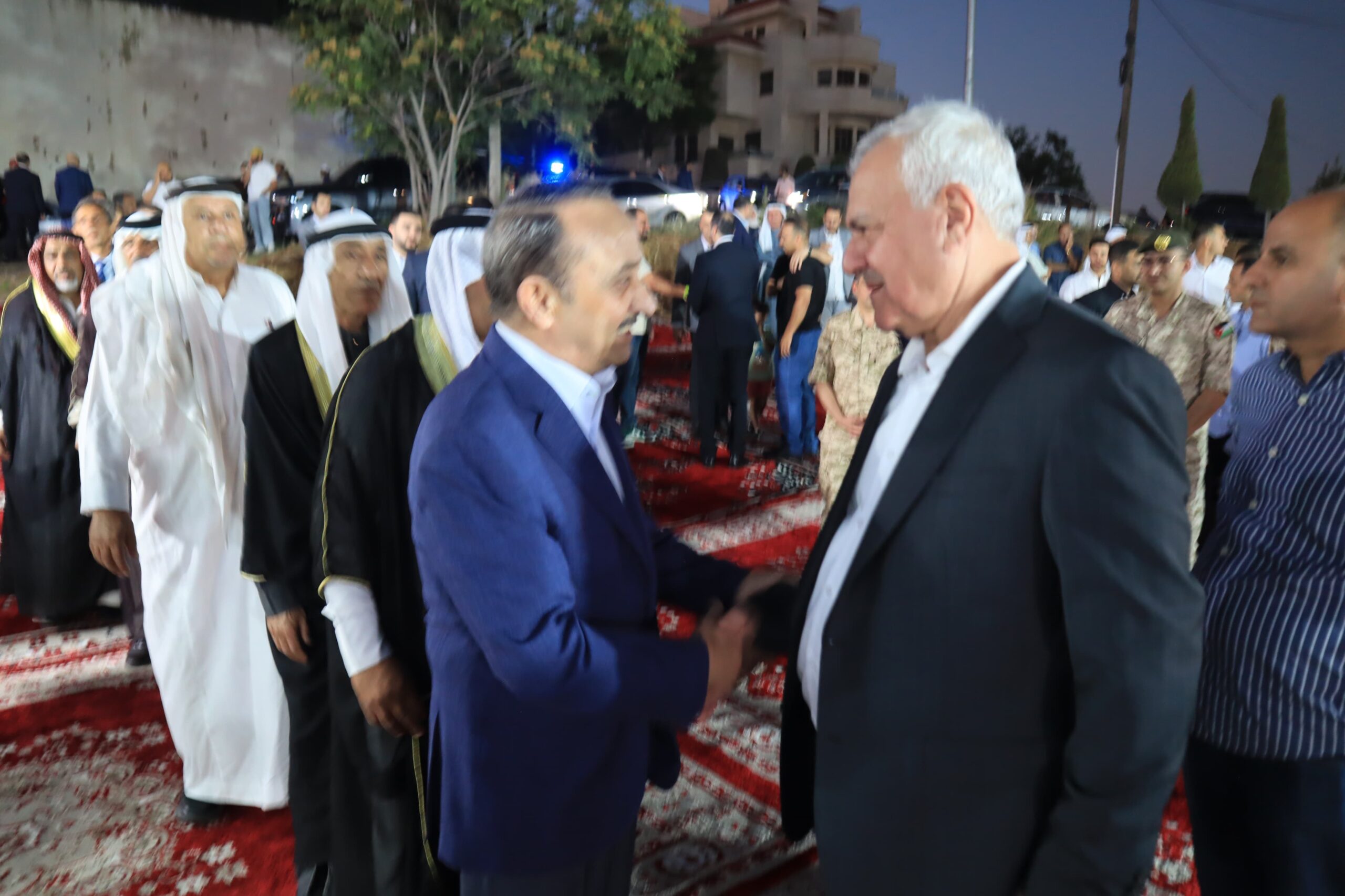 الحنيطي يستقبل التهاني بمناسبة ترفيعه إلى رتبة فريق .. (صور )