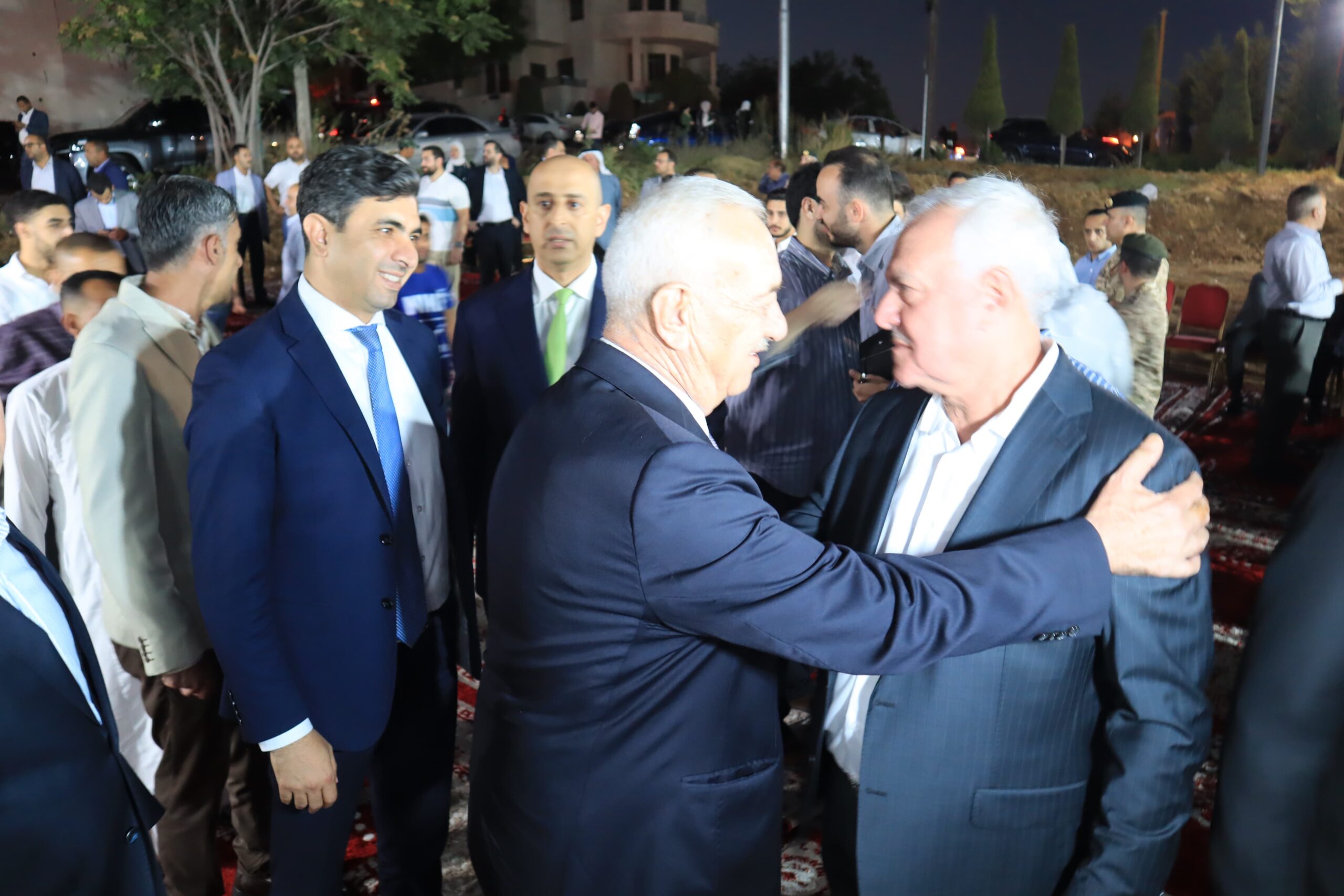 الحنيطي يستقبل التهاني بمناسبة ترفيعه إلى رتبة فريق .. (صور )