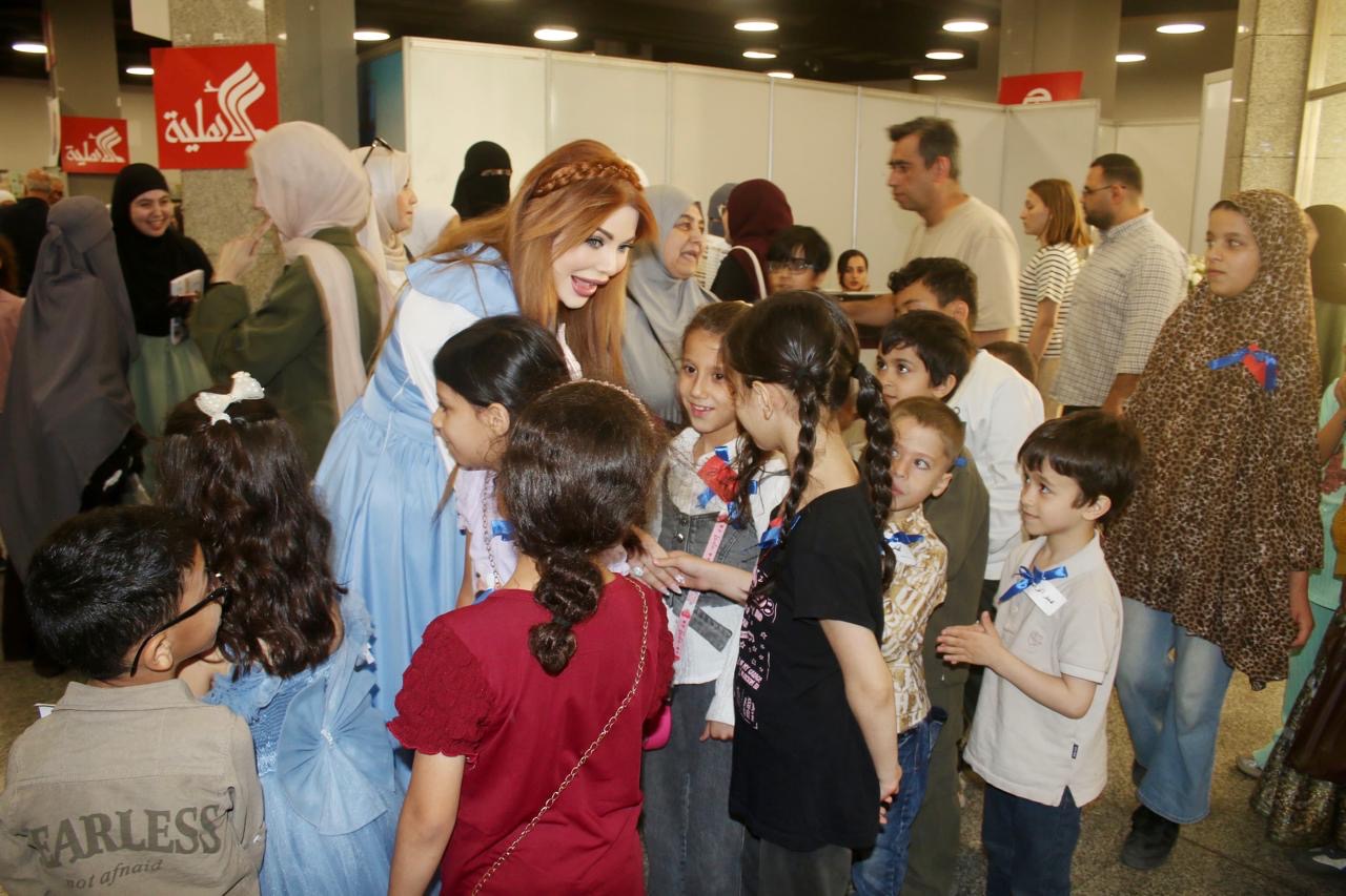 الدكتورة سارة طالب السهيل تحتفي بأدب الطفل وتوقع مجموعتها القصصية في معرض عمان الدولي للكتاب..( صور )