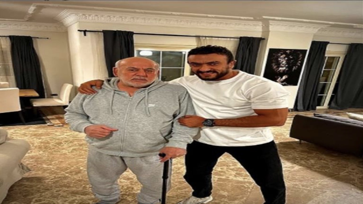 نقل والد العوضي إلى المستشفى إثر تعرضه لوعكة صحية