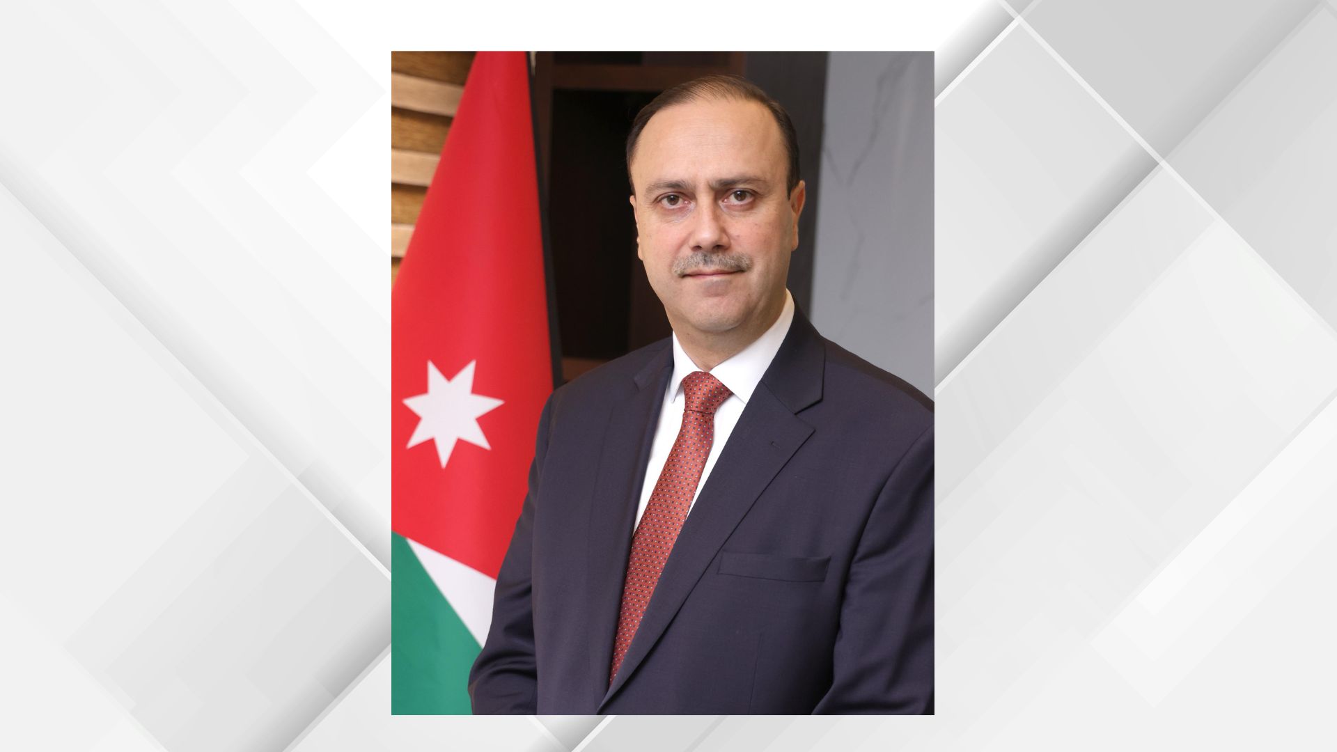 صورة حول : المومني يعقد مؤتمرًا صحفيًا عقب جلسة مجلس الوزراء في معان المومني يعقد مؤتمرًا صحفيًا عقب جلسة مجلس الوزراء في معان