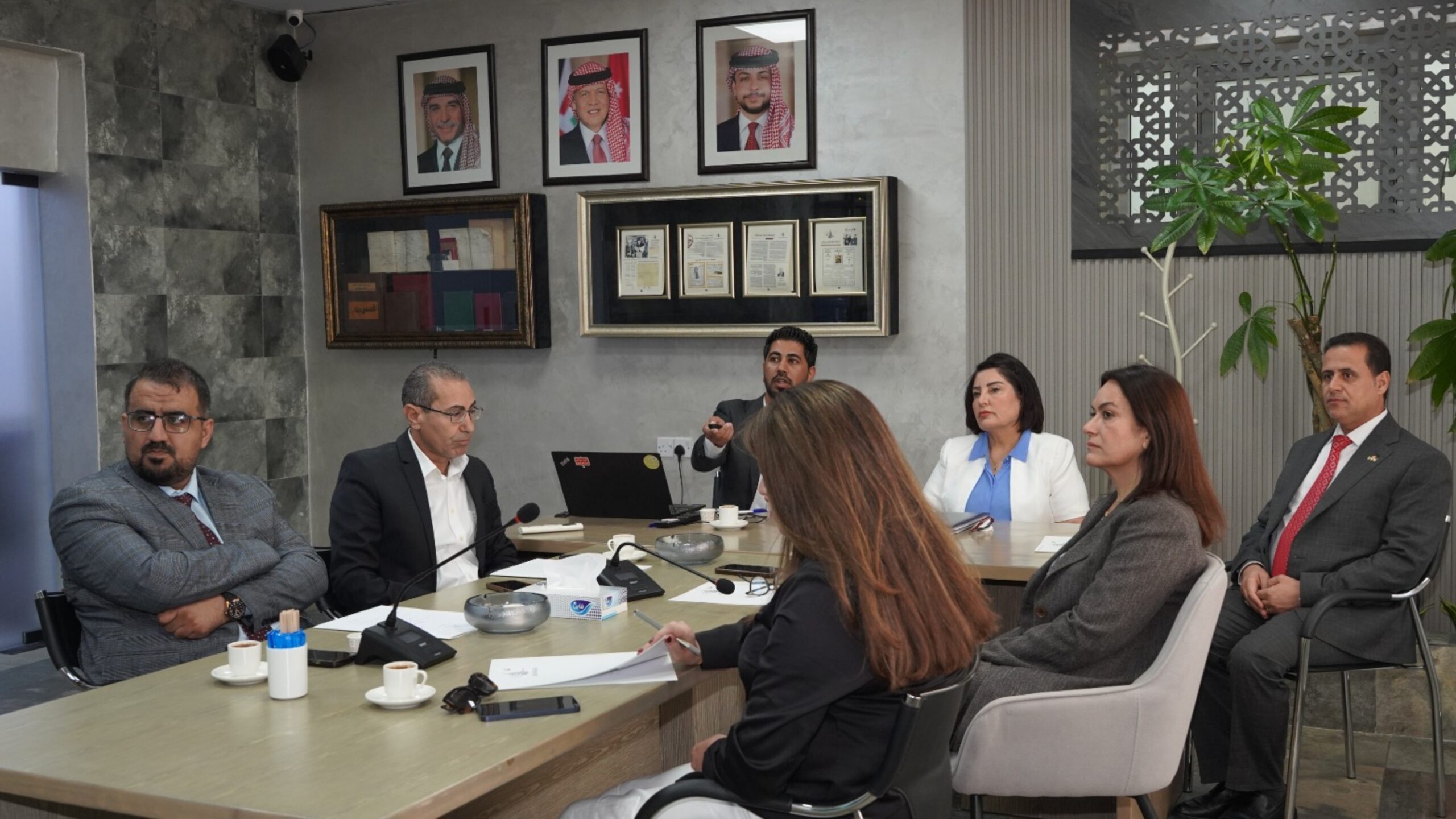 مدير عام التوثيق الملكي تتابع إنجاز مشاريع المركز والوثائق البريطانية عن الأردن