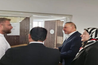 وزير المالية يؤكد ضرورة التوسع بالخدمات الإلكترونية في أراضي شمال عمان