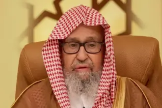 مفتي السعودية يصف الحوثيين بـ«عصابة الشر» ويدعو قوات التحالف للوقوف صفًا واحدًا