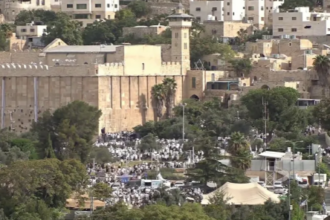 10 آلاف مستوطن يؤدون طقوسًا في الحرم الإبراهيمي بمشاركة بن غفير