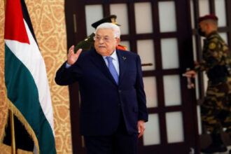 عباس يمدد فترة الترشح للانتخابات الفلسطينية