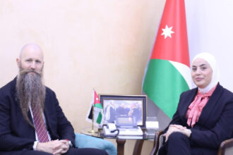 بني مصطفى والسفير الأميركي يبحثان تعزيز التعاون الاجتماعي