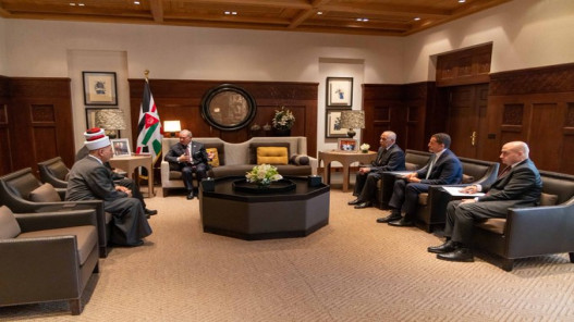 صورة حول : الملك يتسلم تقريري القضاء والمحاكم الشرعية لعام 2025 الملك يتسلم تقريري القضاء والمحاكم الشرعية لعام 2025