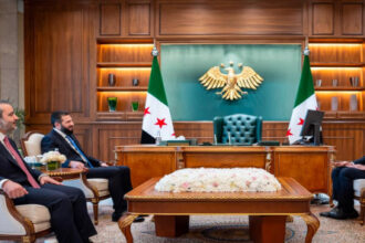 وزير الخارجية ينقل تحيات الملك إلى الرئيس السوري