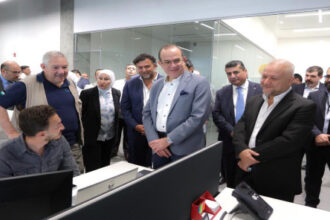 وزير الاقتصاد الرقمي يطلع على مشاريع مدينة العقبة الرقمية