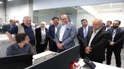 صورة حول : وزير الاقتصاد الرقمي يطلع على مشاريع مدينة العقبة الرقمية وزير الاقتصاد الرقمي يطلع على مشاريع مدينة العقبة الرقمية