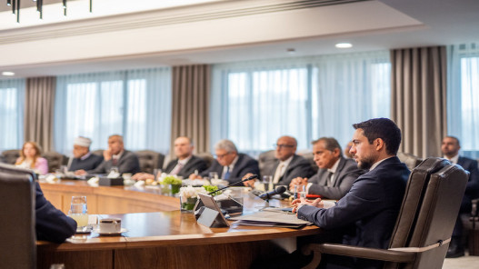 صورة حول : ولي العهد يتابع تطوير القطاعات رغم الظروف الإقليمية ولي العهد يتابع تطوير القطاعات رغم الظروف الإقليمية