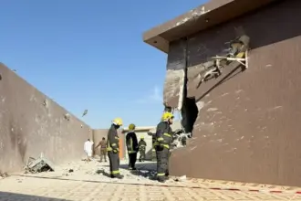 السعودية : وفاة واصابتين اثر سقوط شظايا مسيّرة