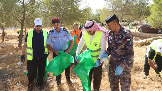 الأوقاف تنفذ حملة نظافة في محمية ضانا