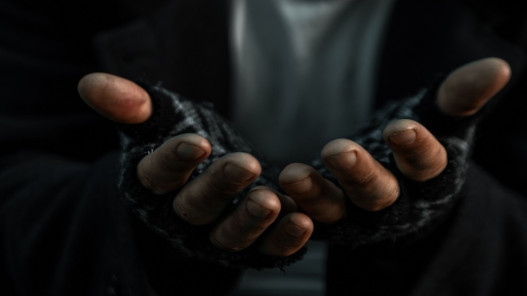 صورة حول : ضبط متسولة من ذوي الأسبقيات بحوزته 3313 دينار في العاصمة عمان ضبط متسولة من ذوي الأسبقيات بحوزته 3313 دينار في العاصمة عمان