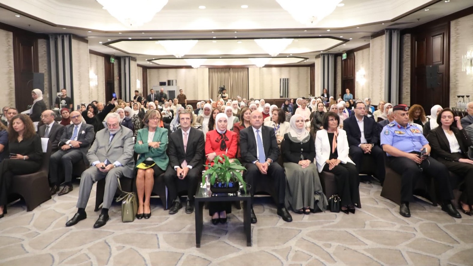 صورة حول : "وزارية تمكين المرأة" و "الشؤون السياسية والبرلمانية" تطلقان ملتقى السياسيات الأردنيات "وزارية تمكين المرأة" و "الشؤون السياسية والبرلمانية" تطلقان ملتقى السياسيات الأردنيات