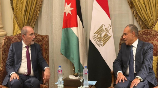 صورة حول : الصفدي وعبدالعاطي يبحثان العلاقات الثنائية والتطورات الإقليمية في القاهرة الصفدي وعبدالعاطي يبحثان العلاقات الثنائية والتطورات الإقليمية في القاهرة