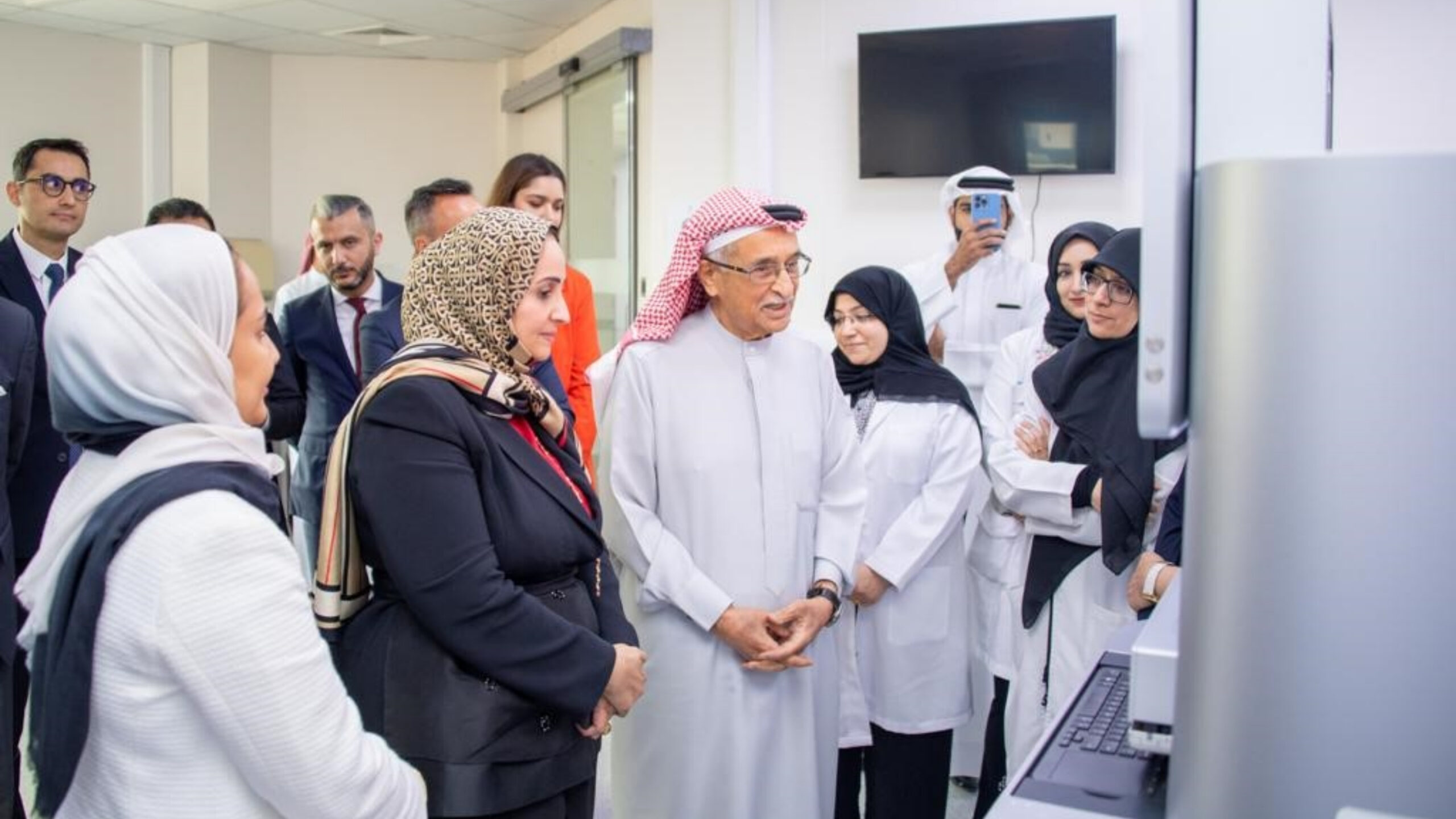 صورة حول : البحرين تعزز ريادتها الصحية.. توسع في الطب الرقمي والعلاج الجيني والتقنيات الطبية المتقدمة البحرين تعزز ريادتها الصحية.. توسع في الطب الرقمي والعلاج الجيني والتقنيات الطبية المتقدمة