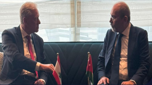 صورة حول : الصفدي يلتقي وزير الخارجية اللبناني يوسف رجي في القاهرة الصفدي يلتقي وزير الخارجية اللبناني يوسف رجي في القاهرة