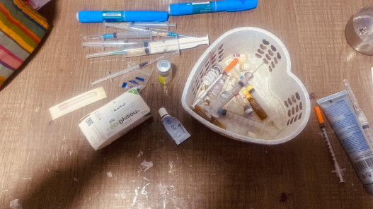 الغذاء والدواء تضبط عيادة تجميل غير مرخصة داخل نادٍ رياضي في عمّان