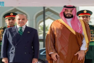 السعودية وباكستان تبحثان تطورات المنطقة والجهود الدبلوماسية لخفض التصعيد