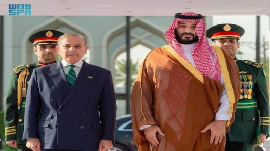 صورة حول : السعودية وباكستان تبحثان تطورات المنطقة والجهود الدبلوماسية لخفض التصعيد السعودية وباكستان تبحثان تطورات المنطقة والجهود الدبلوماسية لخفض التصعيد