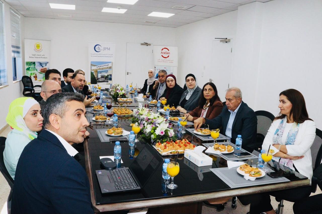 صورة حول : عبيدات تطلع على توسع وتحديث خطوط الإنتاج في أحد مصانع الأدوية عبيدات تطلع على توسع وتحديث خطوط الإنتاج في أحد مصانع الأدوية