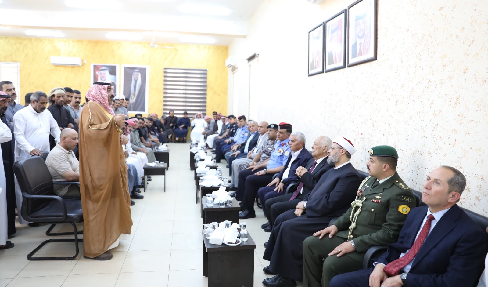 العيسوي ينقل تعازي الملك وولي العهد بوفاة مكلف خدمة العلم المراعية