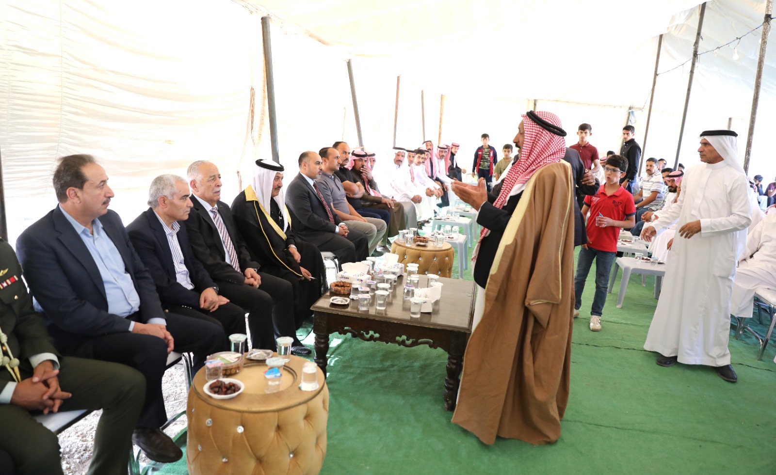 مندوبا عن الملك وولي العهد.. العيسوي يعزي قبيلتي الحويطات وبني صخر وعشيرة الدباس