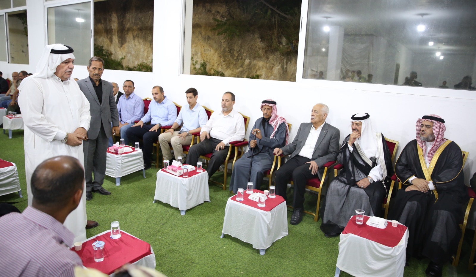 مندوبا عن الملك وولي العهد... العيسوي يعزي عشائر عباد والمومني والعدوان والظهراوي