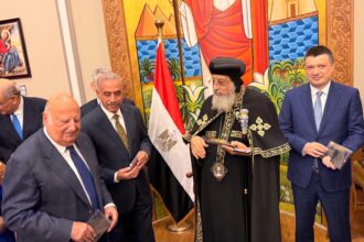 حداد يلتقي البابا تواضروس والبطريرك ثيوذوروس ويبحث تعزيز السياحة الدينية بين الأردن ومصر