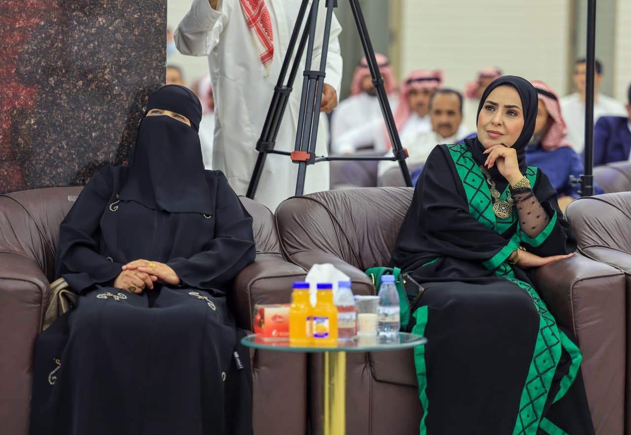 الحجايا تشارك في مهرجان الحسين الأول للشعر النبطي بالموقر