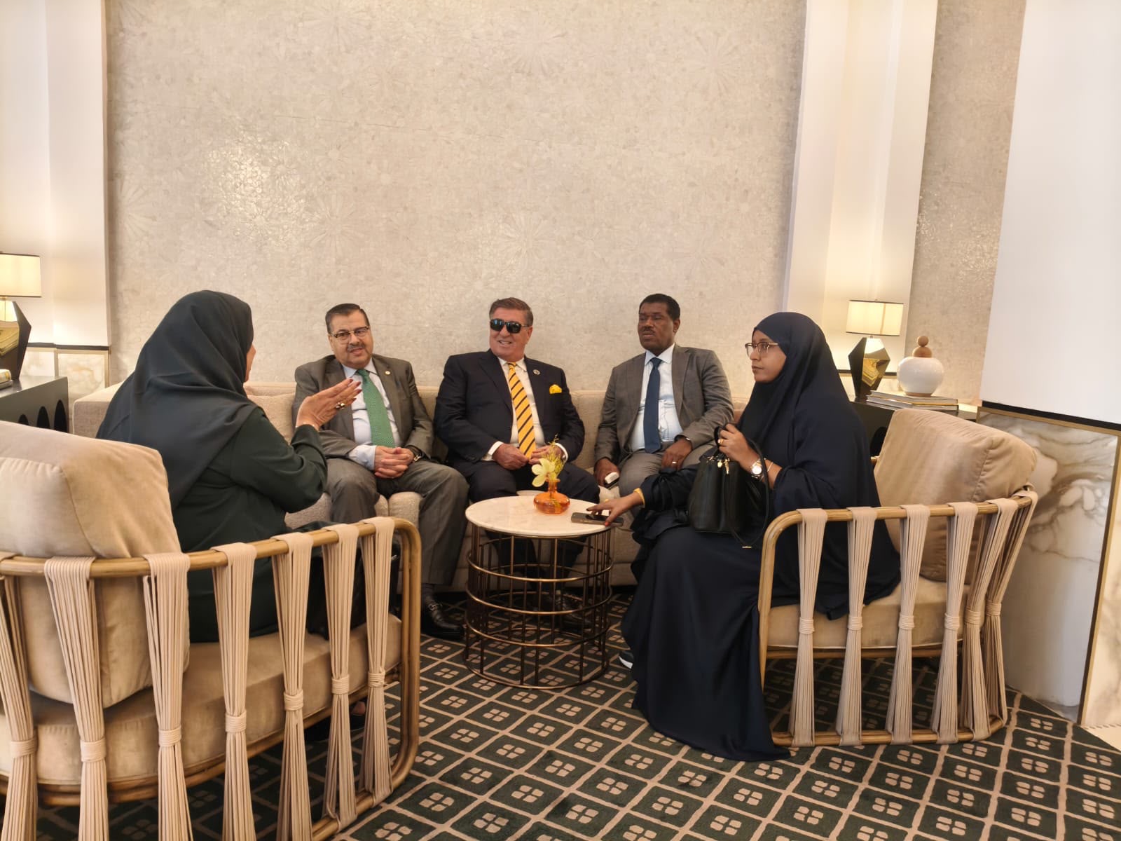 صورة حول : الحنيطي يناقش مع أعضاء البرلمان العربي اختلاف التجارب التشريعية والرقابية في الدول العربية الحنيطي يناقش مع أعضاء البرلمان العربي اختلاف التجارب التشريعية والرقابية في الدول العربية