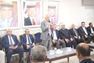 مندوبا عن الملك وولي العهد... العيسوي يعزي عشيرة الكريمين