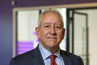 الملكية الأردنية تسجل إنجازاً عالمياً جديداً بفوز سامر المجالي بجائزة التميز القيادي من ATW