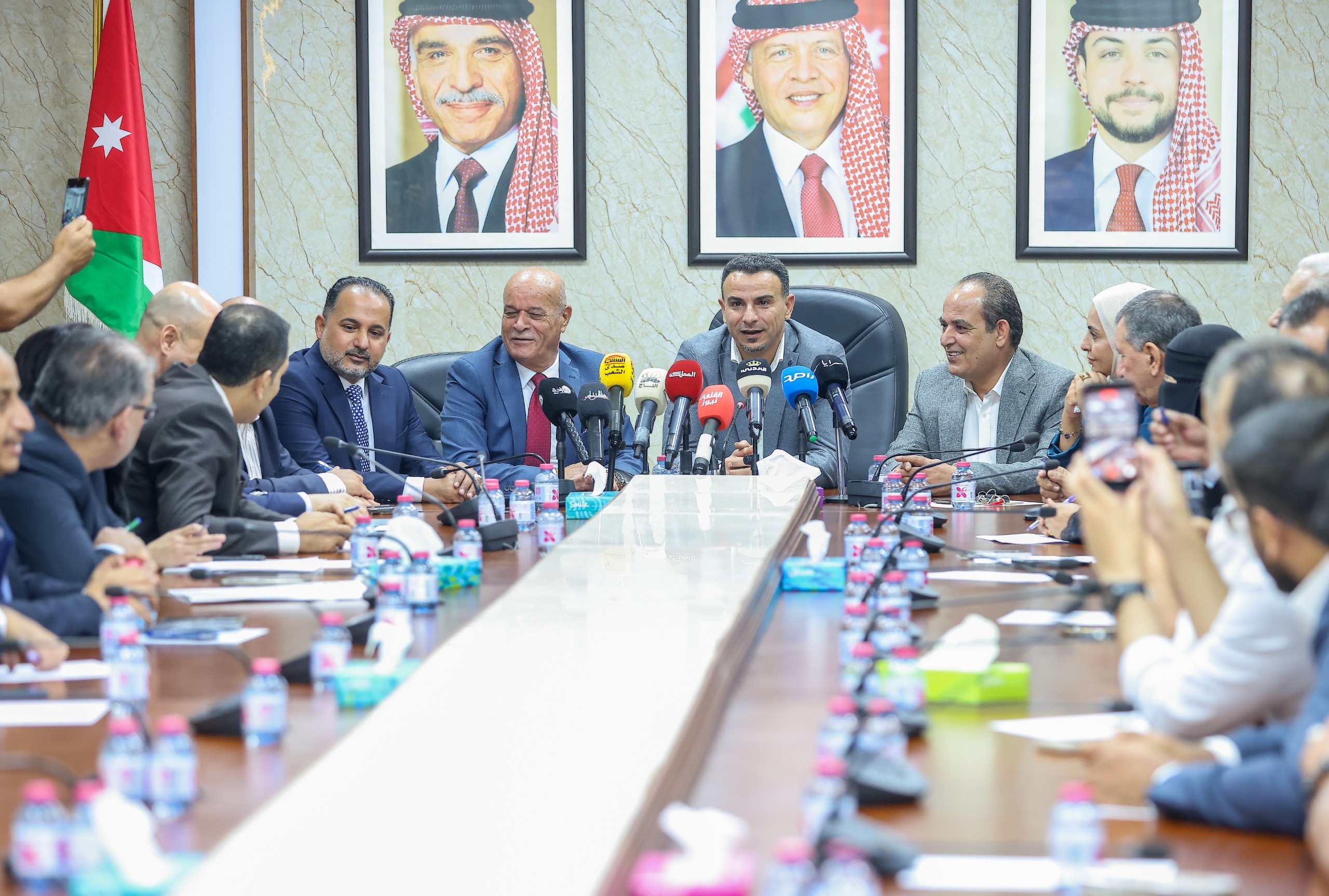 صورة حول : "الزراعة النيابية" تبحث برامج "جيدكو" والاستثمارات الزراعية والتسويق "الزراعة النيابية" تبحث برامج "جيدكو" والاستثمارات الزراعية والتسويق