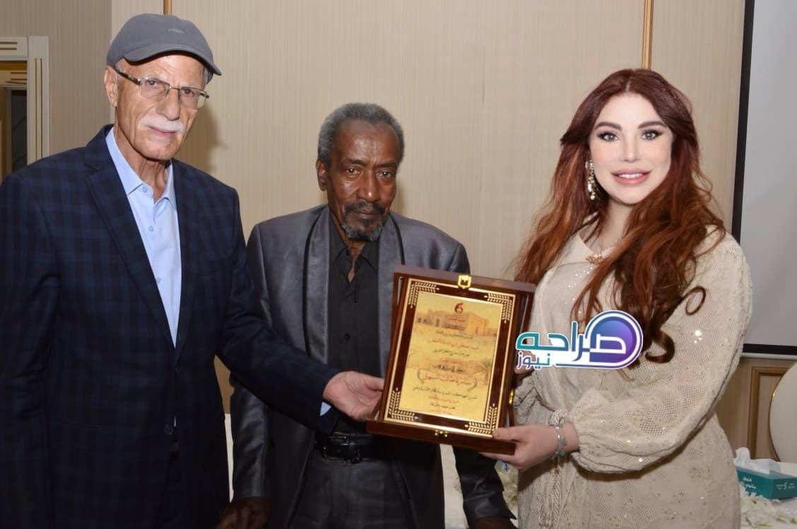 «أعطونا الطفولة» يجمع المسرح والحوار حول عالم الطفل