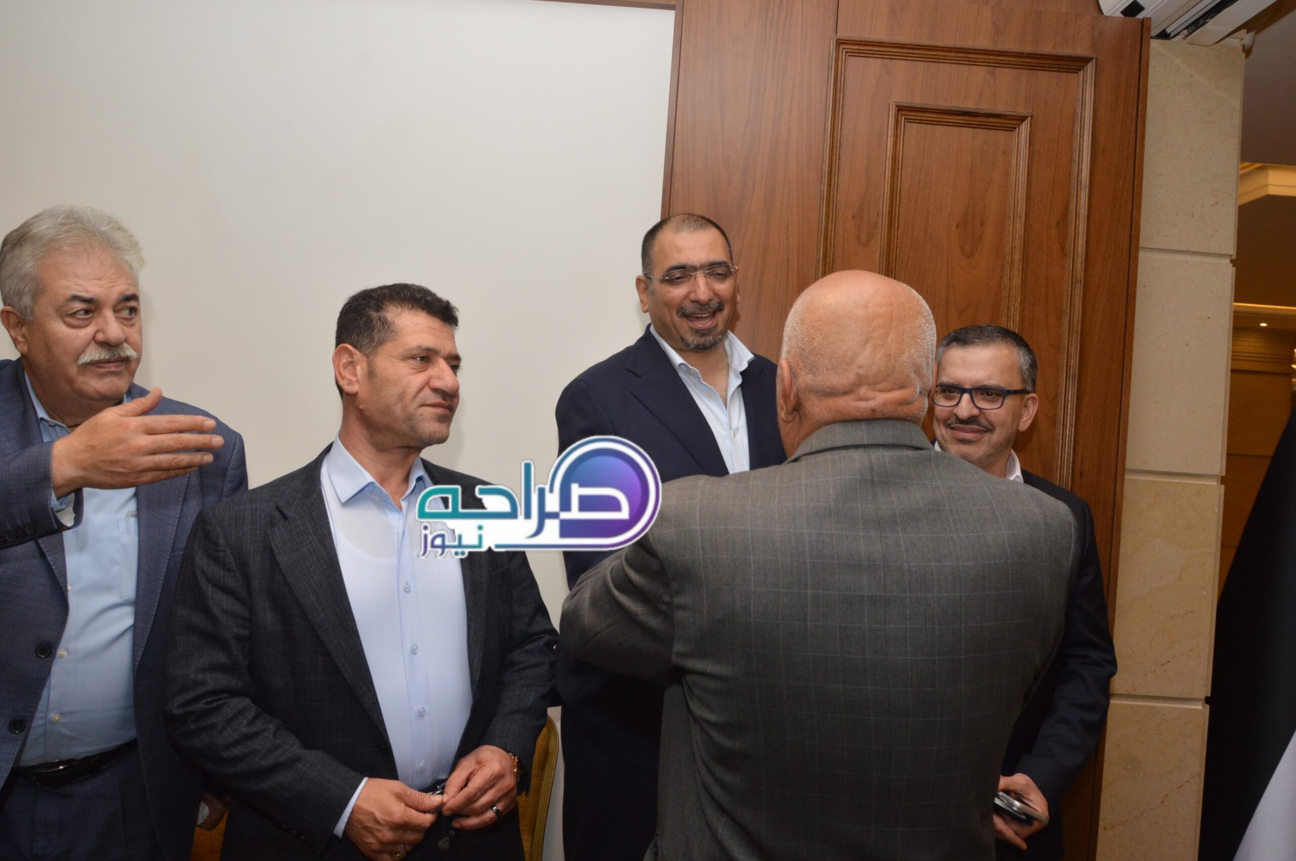رئيس واعضاء "صناعة عمان" وممثلو القطاعات الصناعية يستقبلون المهنئين