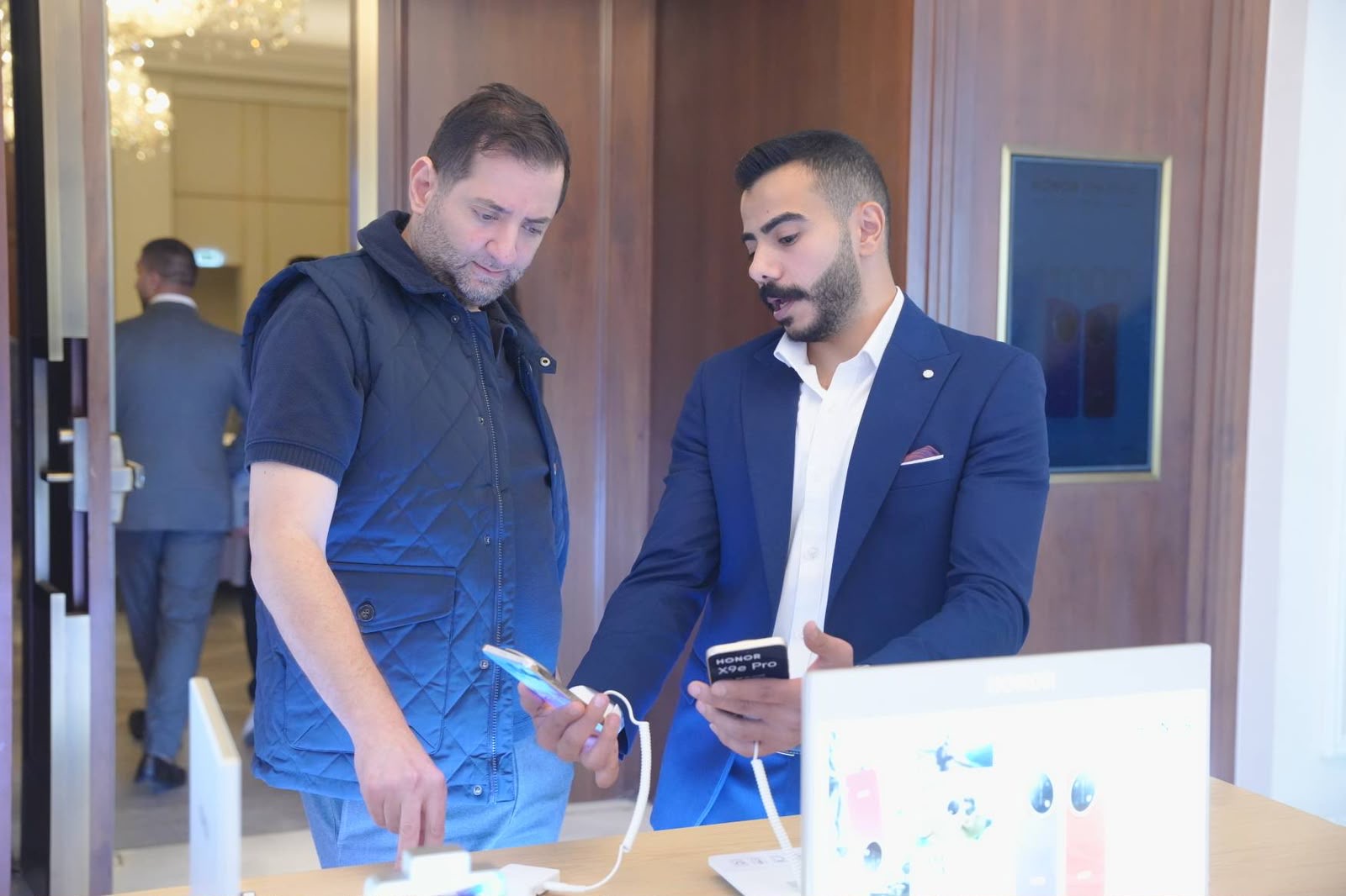 صورة حول : HONOR تعلن فتح باب الطلب المسبق على HONOR X9e Pro بمتانة استثنائية وبطارية فائقة التحمل HONOR تعلن فتح باب الطلب المسبق على HONOR X9e Pro بمتانة استثنائية وبطارية فائقة التحمل