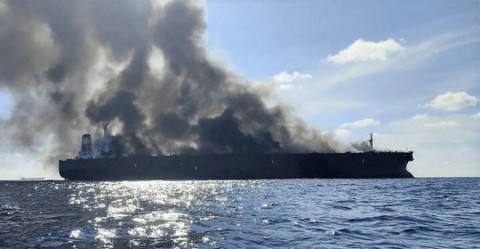 الحرس الثوري الإيراني يعلن اصطدام ناقلة نفط عملاقة بـ”لغم بحري” في هرمز وإصابة ناقلتين شرقي السعودية