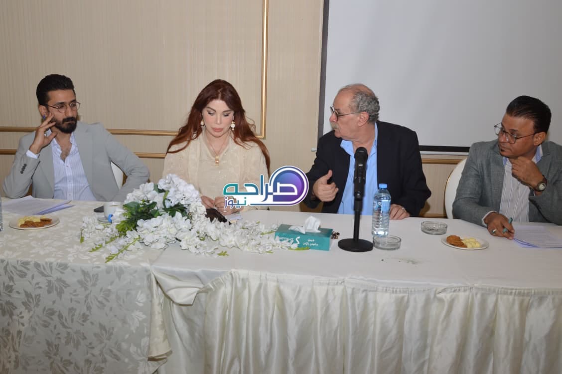 «أعطونا الطفولة» يجمع المسرح والحوار حول عالم الطفل