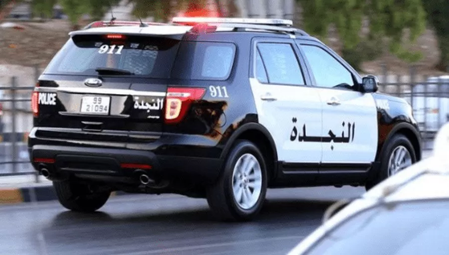 الأمن العام يكشف ملابسات تحطيم زجاج مركبة شخص من جنسية عربية في الأزرق ويضبط المتسبب