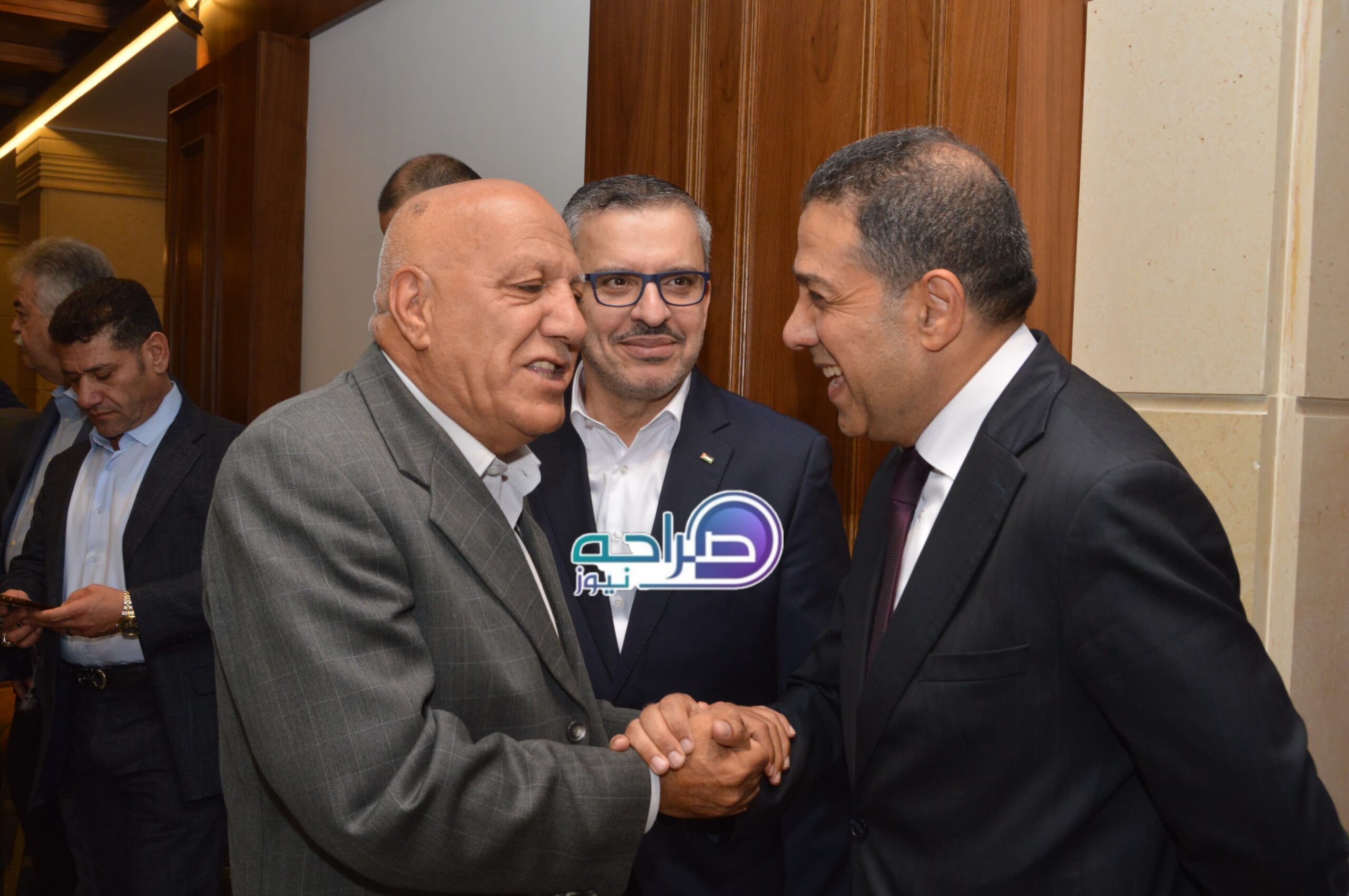 رئيس واعضاء "صناعة عمان" وممثلو القطاعات الصناعية يستقبلون المهنئين