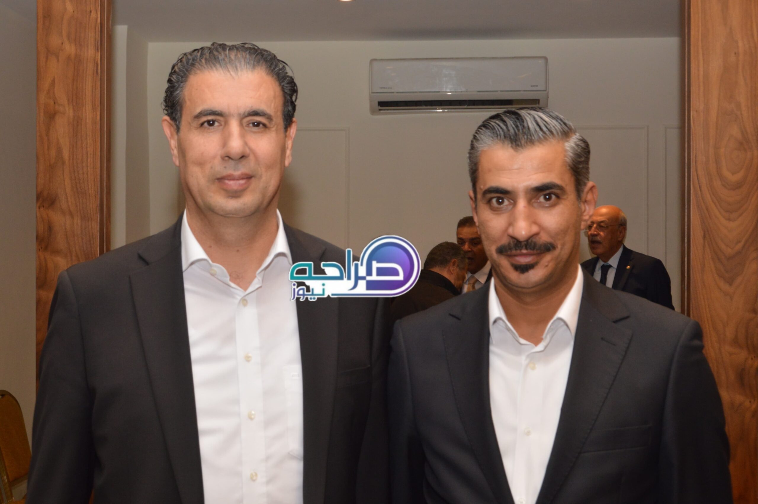 رئيس واعضاء "صناعة عمان" وممثلو القطاعات الصناعية يستقبلون المهنئين