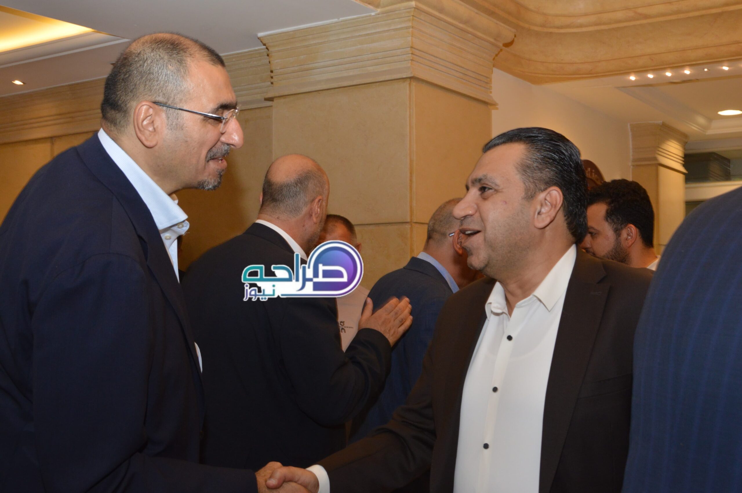 رئيس واعضاء "صناعة عمان" وممثلو القطاعات الصناعية يستقبلون المهنئين