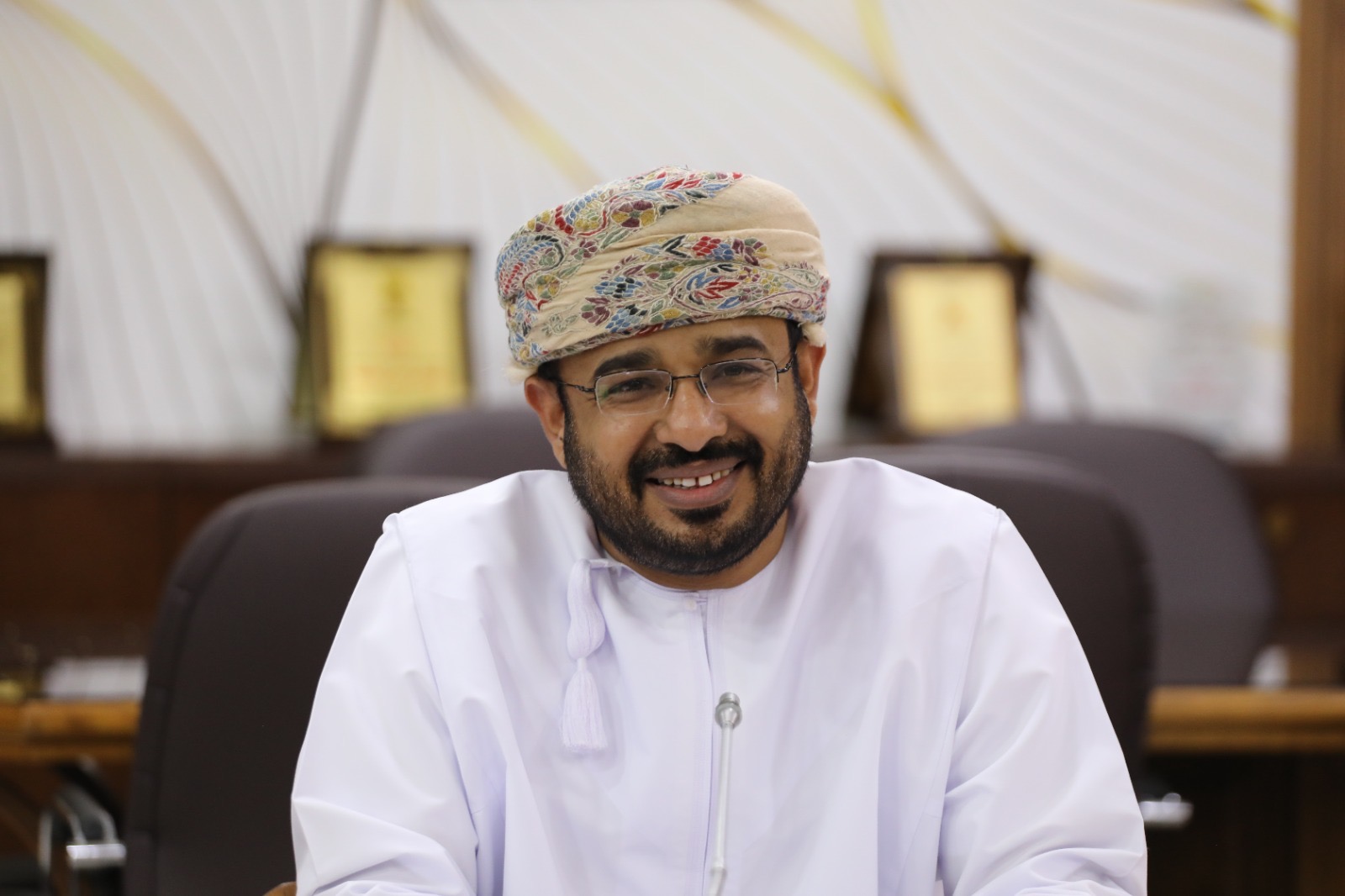 "الشؤون السياسية والبرلمانية" تستقبل وفداً من الأمانة العامة لمجلس الشورى العُماني